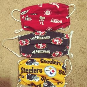 4 adult masks- pick your teams-see pics !